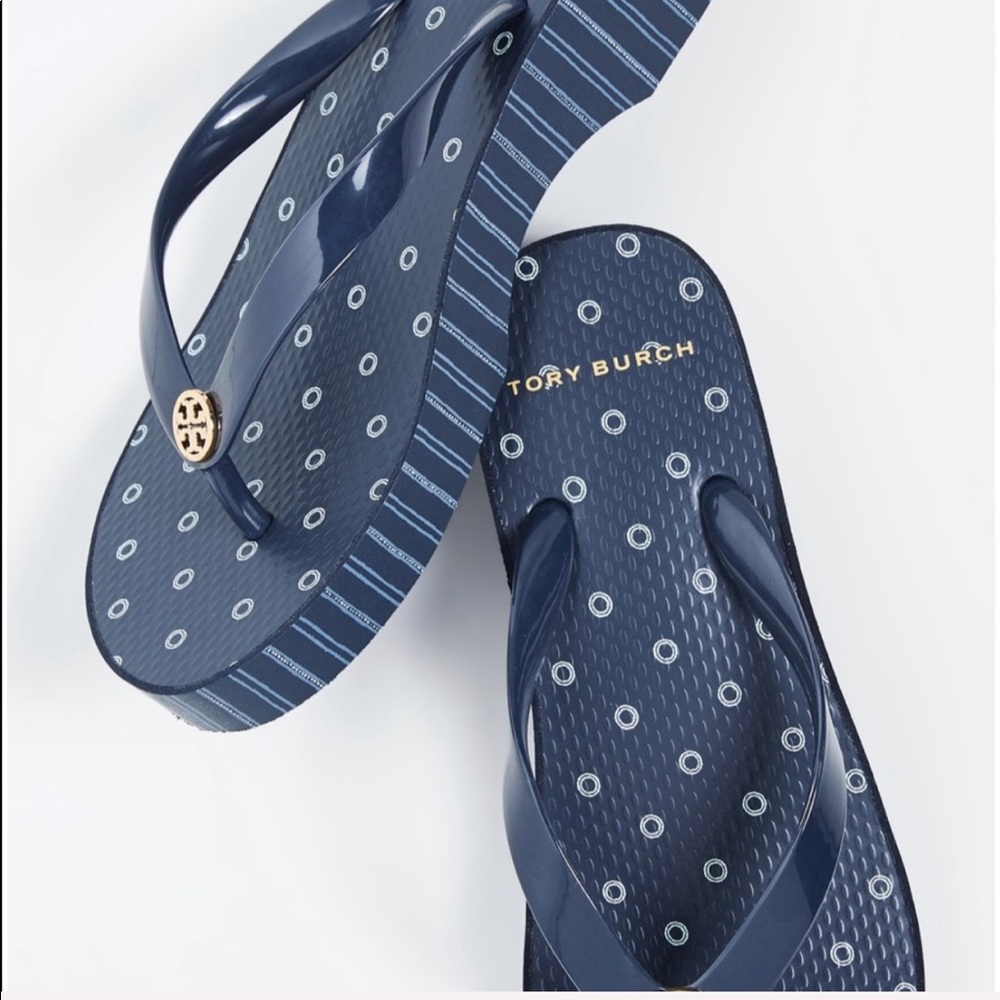 NWT Tory Burch Printed Wedge Thong Sandals - Picture 2 of 9